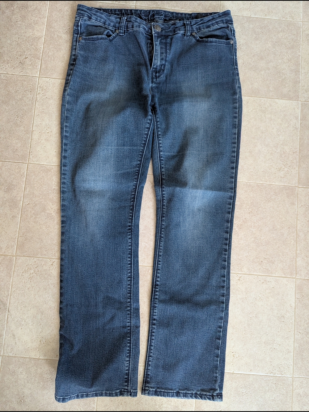 High-Rise Women’s Jeans in Dark Blue Wash
